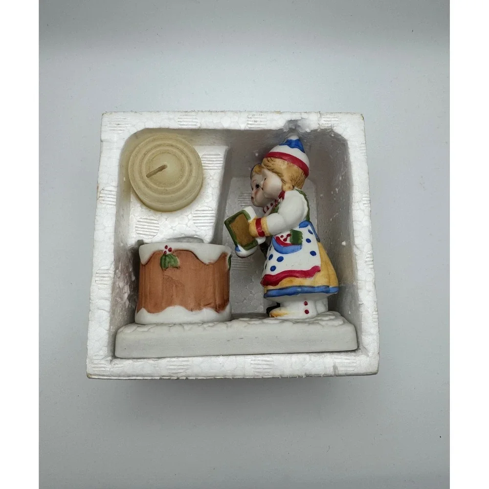 1982 Fine Porcelain Vintage‎ Carolers Candle Holder Christmas Collectible